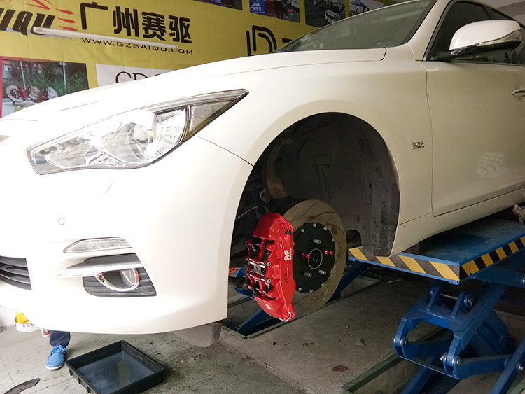 英菲尼迪Q50前輪改裝AP9561剎車(chē)