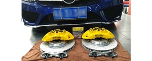奔馳C級c，前brembo R6搭配DICASE 38034MM孔線盤